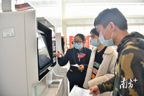 佛山着力解决群众看病就医的痛点、堵点,实现治理体系和治理能力现代化。 戴嘉信 摄 佛山着力解决群众看病就医的痛点、堵点,实现治理体系和治理能力现代化。 戴嘉信 摄